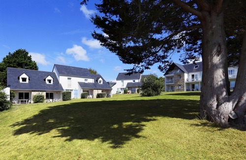 Locmaria-Plouzane Condo | Rustic + Cozy Apartment | Direct Beach Access!