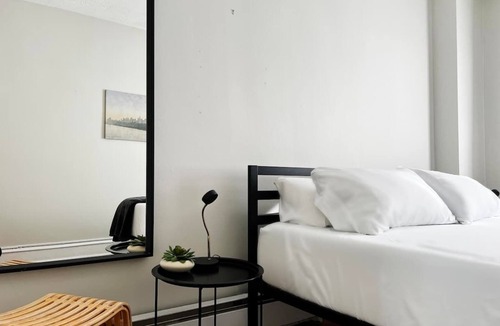 Gayborhood Apartment | Rustic Design | King Bed | Bunk Bed | Sofa Bed