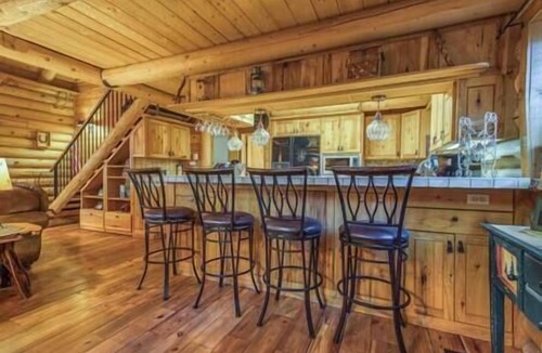 Idyllwild House | "Rustic Elegance - A Woodland Escape"
