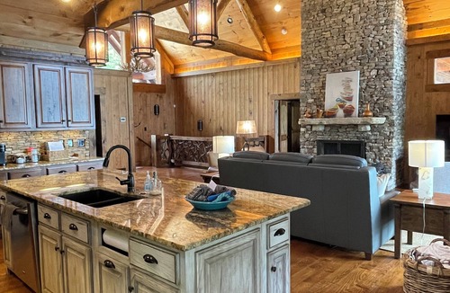 Blue Ridge House | Rustic Elegance On Lake Blue Ridge With Spectacular Views