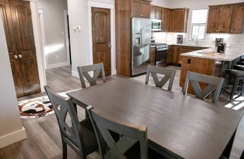 Nemo House | Rustic Elegance-Premier Lakeview Ranch Villa at Twin Canyons Longhorn Ranch