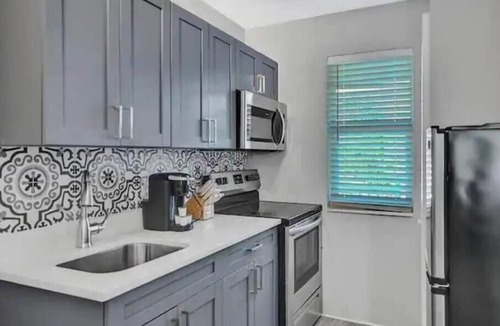 Poinciana Park Apartment | Rustic Escape 1BR Near Las Olas #14
