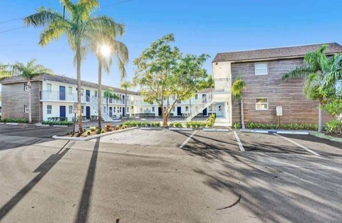 Poinciana Park Apartment | Rustic Escape 1BR Near Las Olas #14