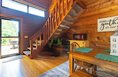 Fancy Gap Cabin | Rustic Fancy Gap Vacation Rental with Fire Pit
