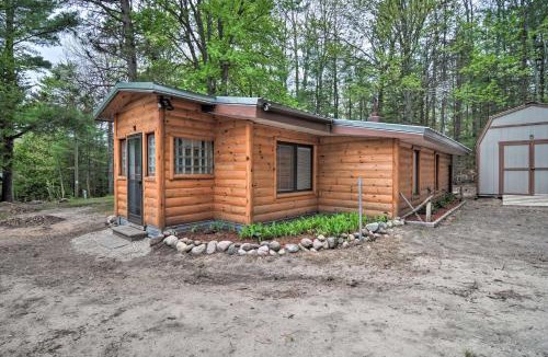 Frederic House | Rustic Frederic Cabin Near Cross-Country Skiing!