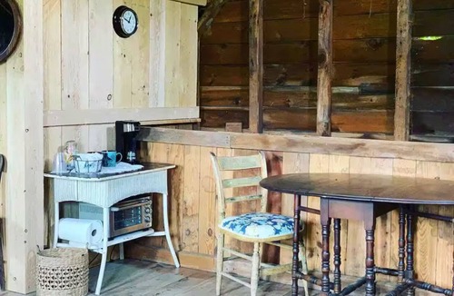 Climax House | Rustic Glamping Cabin by creek in Hudson Valley