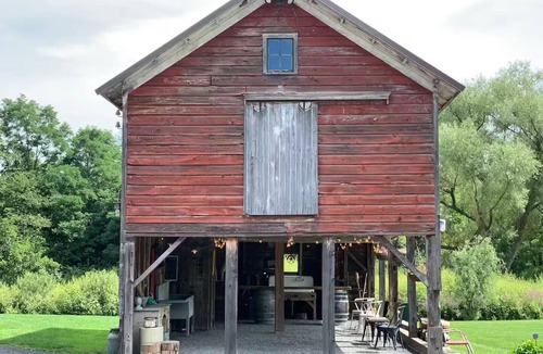 Coxsackie House | Rustic Glamping Cabin by creek in Hudson Valley