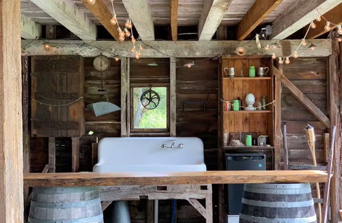 Coxsackie House | Rustic Glamping Cabin by creek in Hudson Valley