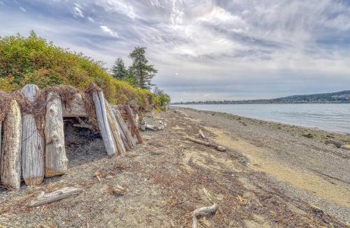 Anacortes House | Rustic Guemes Beach Cabin