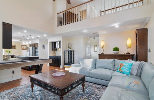 Windermere Villa | Rustic Hideaway - Modern Estate - Great Location + Pet Friendly!