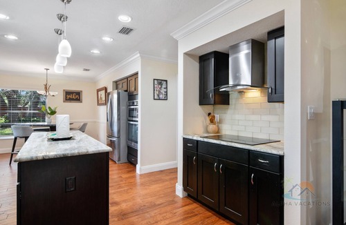 Windermere Villa | Rustic Hideaway - Modern Estate - Great Location + Pet Friendly!