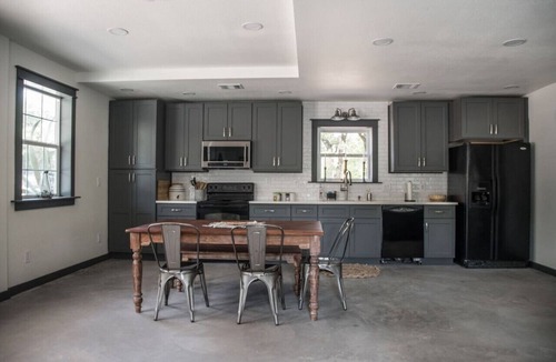 San Marcos House | ⭐️Rustic Hill Country Barn retreat on acreage⭐️