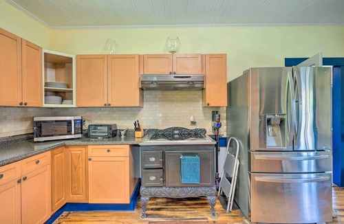 Guildhall House | Rustic & Historic Guildhall Farmhouse w/Fire Pit!