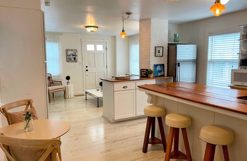 Marblehead House | Rustic Historic Old Town Home Free Parking