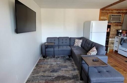 Wellston House | Rustic Hook Lodge, Steelhead Suite