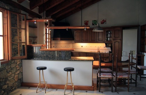 Xerta House | Rustic housing with stunning views to enjoy in family.