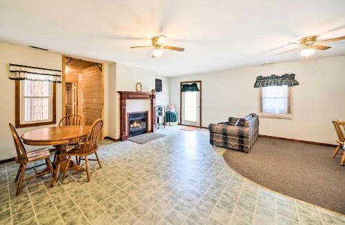 Bryant House | Rustic Iowa Cabin: 10 Mi to Maquoketa Caves