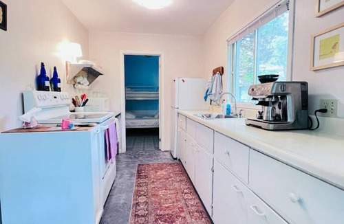 Lambton Shores House | Rustic Ipperwash Guesthouse