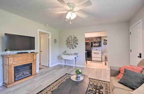 Ironton House | Rustic Ironton Home w/Deck & Fire Pit on Creek!