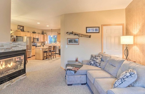 Klamath Falls House | Rustic Klamath Falls Retreat w/ Private Deck!