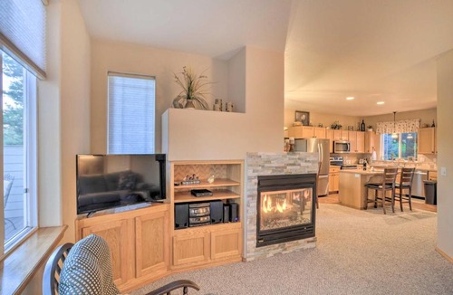 Klamath Falls House | Rustic Klamath Falls Retreat with Private Deck!