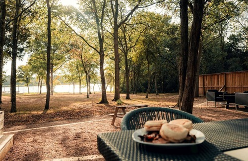 Bastrop House | Rustic Lake Bastrop Cabin with Private Patio & Grill near Austin, Texas