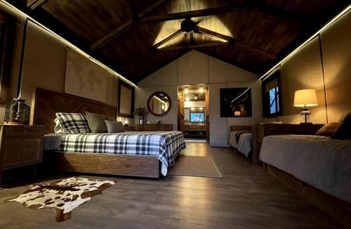 Bastrop House | Rustic Lake Bastrop Cabin with Private Patio & Grill near Austin, Texas