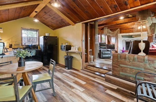 Brownwood Cabin | Rustic Lake Brownwood “Boat House”