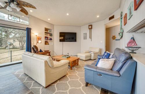 Tow House | Rustic Lake Buchanan Hideaway w/Game Room & Grill