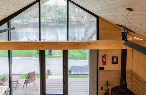 Scotrun Cabin | Rustic Lakefront Chalet #3/Pocono, 5 min Camelback