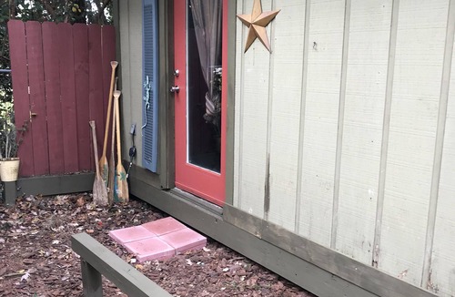Orlando Cabin | Rustic Lakefront Cabin in the Woods