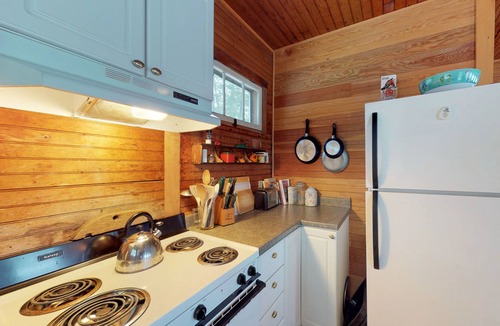 Grand Isle House | Rustic lakefront home with big porch, WiFi & easy water access