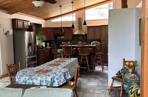 Leesville Apartment | Rustic Lakefront Retreat
