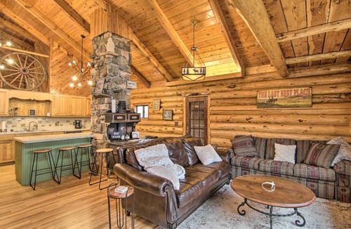 Livingston House | Rustic Livingston Ranch House with Mtn Views!