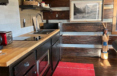 Whitefish Cabin | Rustic Lodge Style Cabin located in the Beautiful Flathead Valley.
