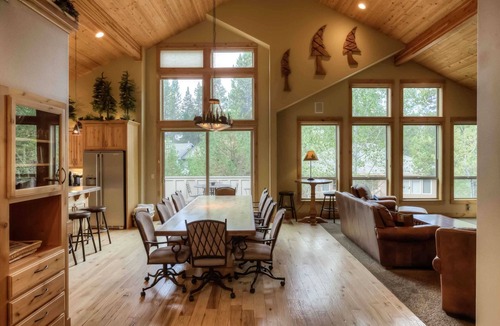 Deer Park House | Rustic lodge w/game room & hot tub