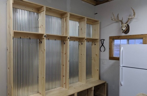 Lake City House | Rustic Lodge within 10 minutes of town