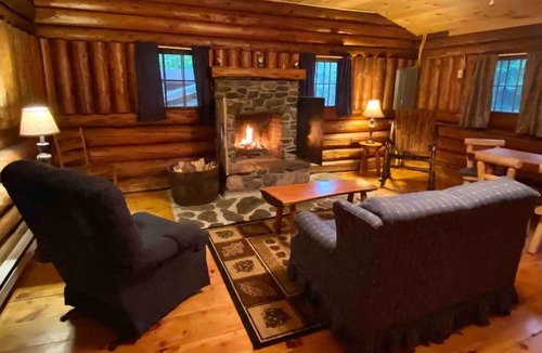 Lisbon House | Rustic Log Cabin #4 - “Brookside”