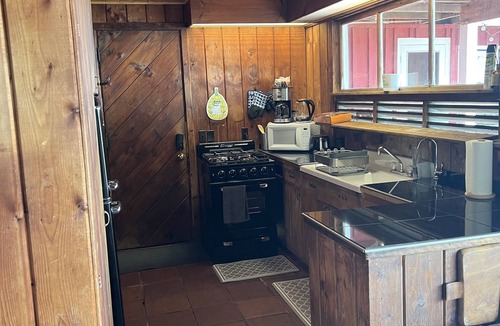 Port Colborne Cabin | Rustic Log Cabin With A Private Beach.