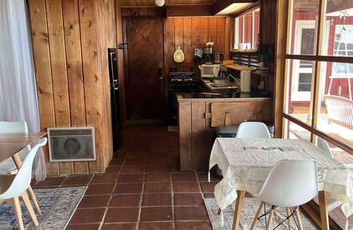 Port Colborne Cabin | Rustic Log Cabin With A Private Beach.