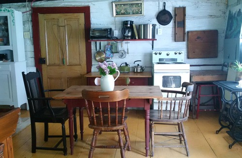Oxford Station Cabin | Rustic Log cabin in private setting near Ottawa