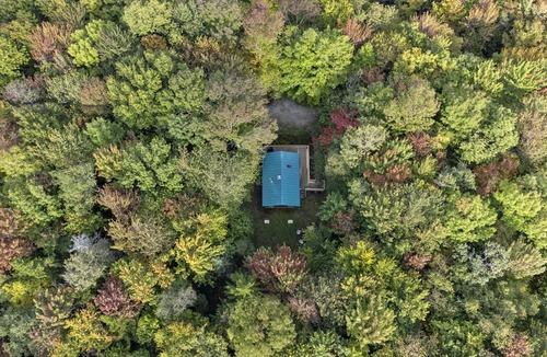 Ludlow Cabin | Rustic log cabin just minutes from Okemo Mountain!