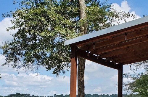 Hawkins Cabin | Rustic Log Cabin on beautiful Lake Hawkins