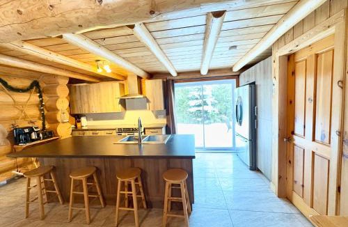 Trois-Rives House | Rustic Log Chalet in Nature - Chalet Le Melisse