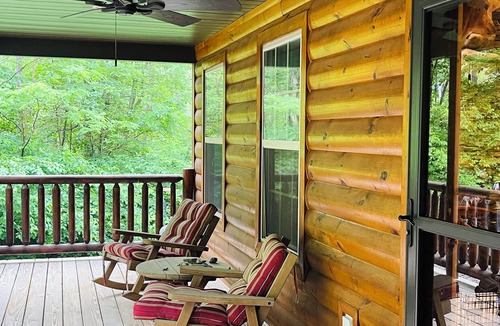 Mattawana House | Rustic Log Home, 2 Bedroom with loft, Quiet and Secluded.
