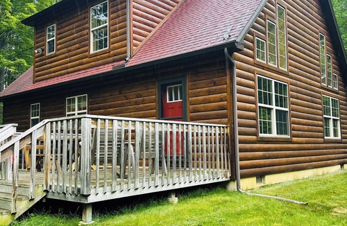 Mattawana House | Rustic Log Home, 2 Bedroom with loft, Quiet and Secluded.