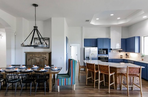 Austin House | Rustic-Luxe Hill Country Escape: Pool, Fire Pit & Stylish Comfort for Groups
