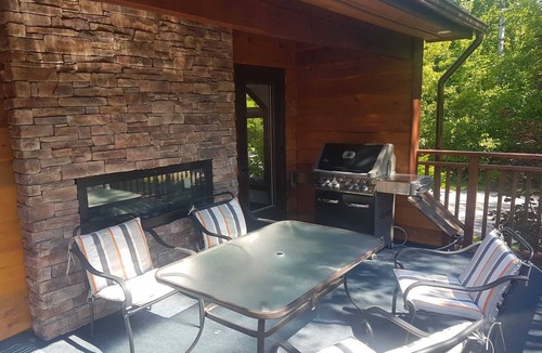 Barrie Ski Chalet | Rustic luxury chalet with fenced yard and pool, walk to beach and playground
