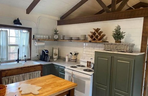 Mitchell Cabin | Rustic luxury in beautiful area near state park