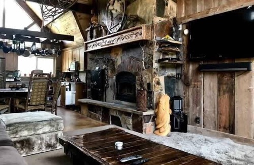 Salt Lake Mountain Resorts Cabin | Rustic Luxury Ski in Honeymoon Paradise